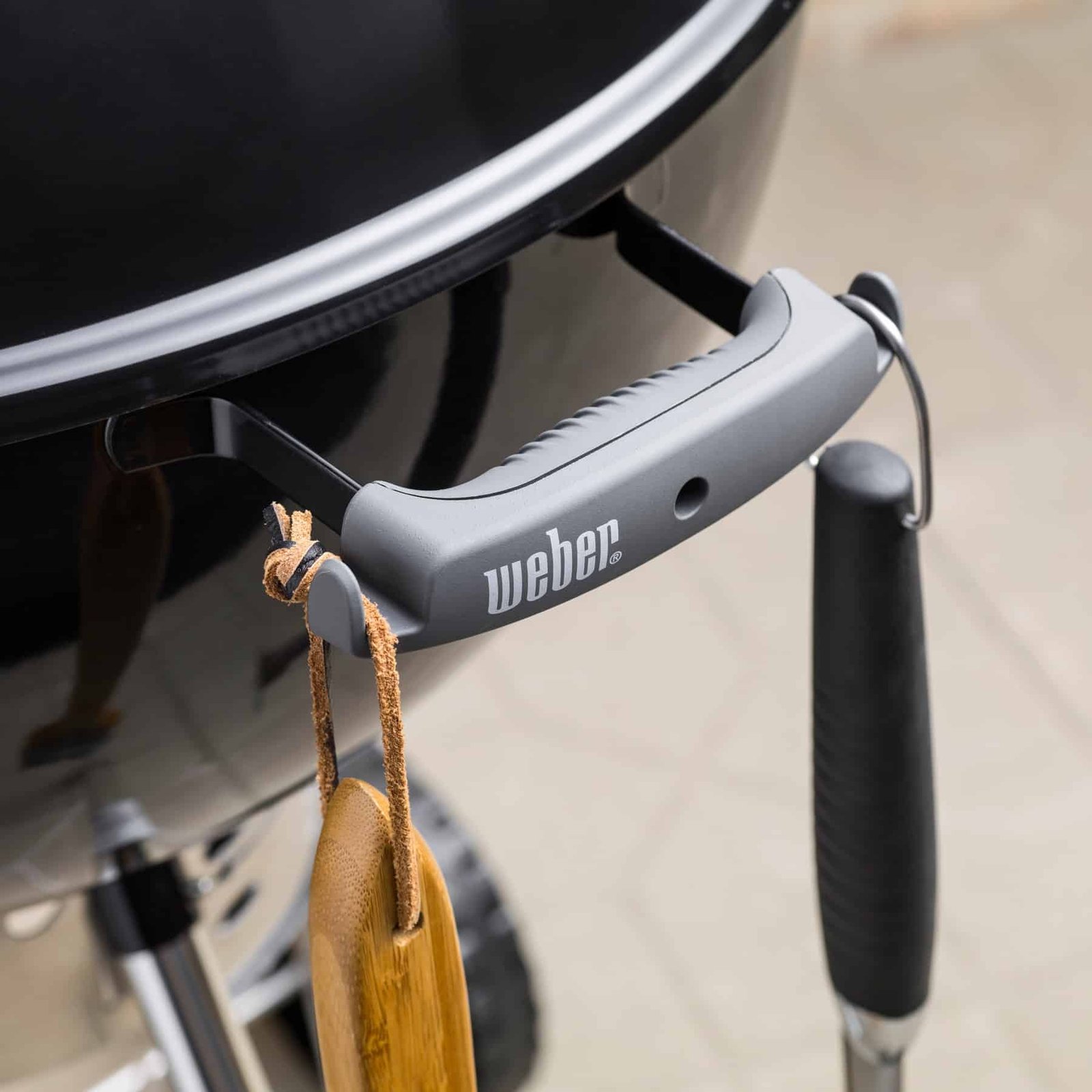 Barbecue au charbon de bois Weber Original Kettle Premium – Noir - Vue 11